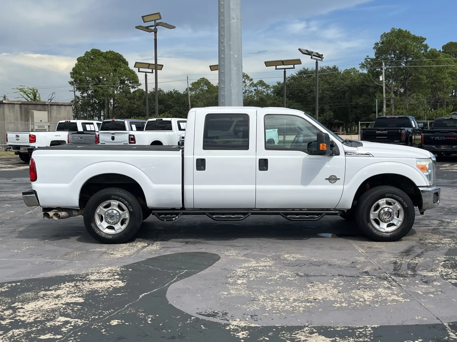 Ford F-250 photo 8