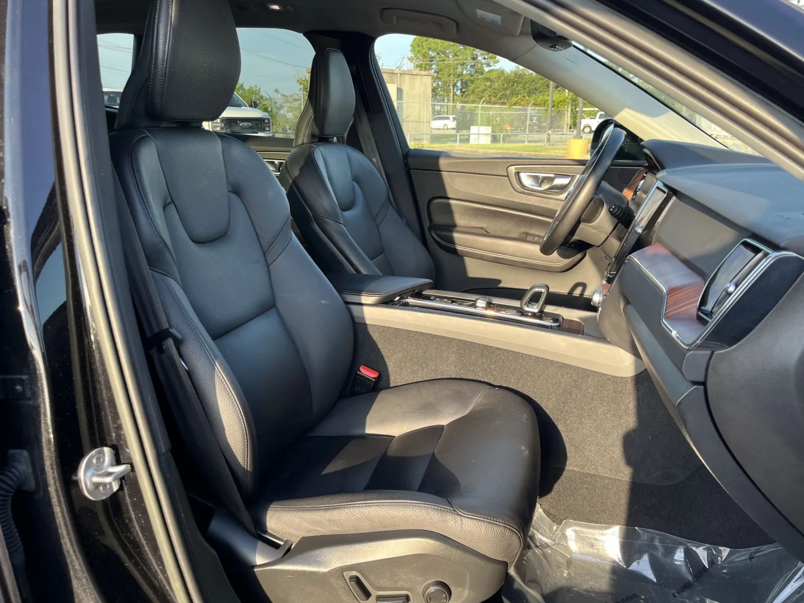 Volvo XC60 photo 29