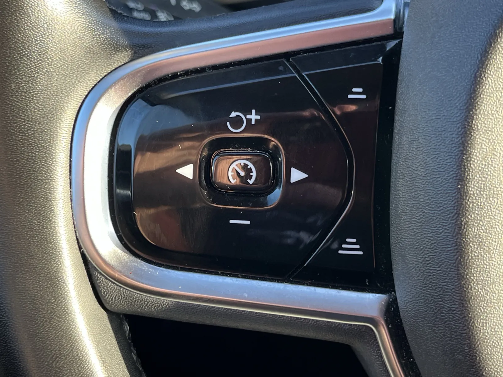 Volvo XC60 photo 20