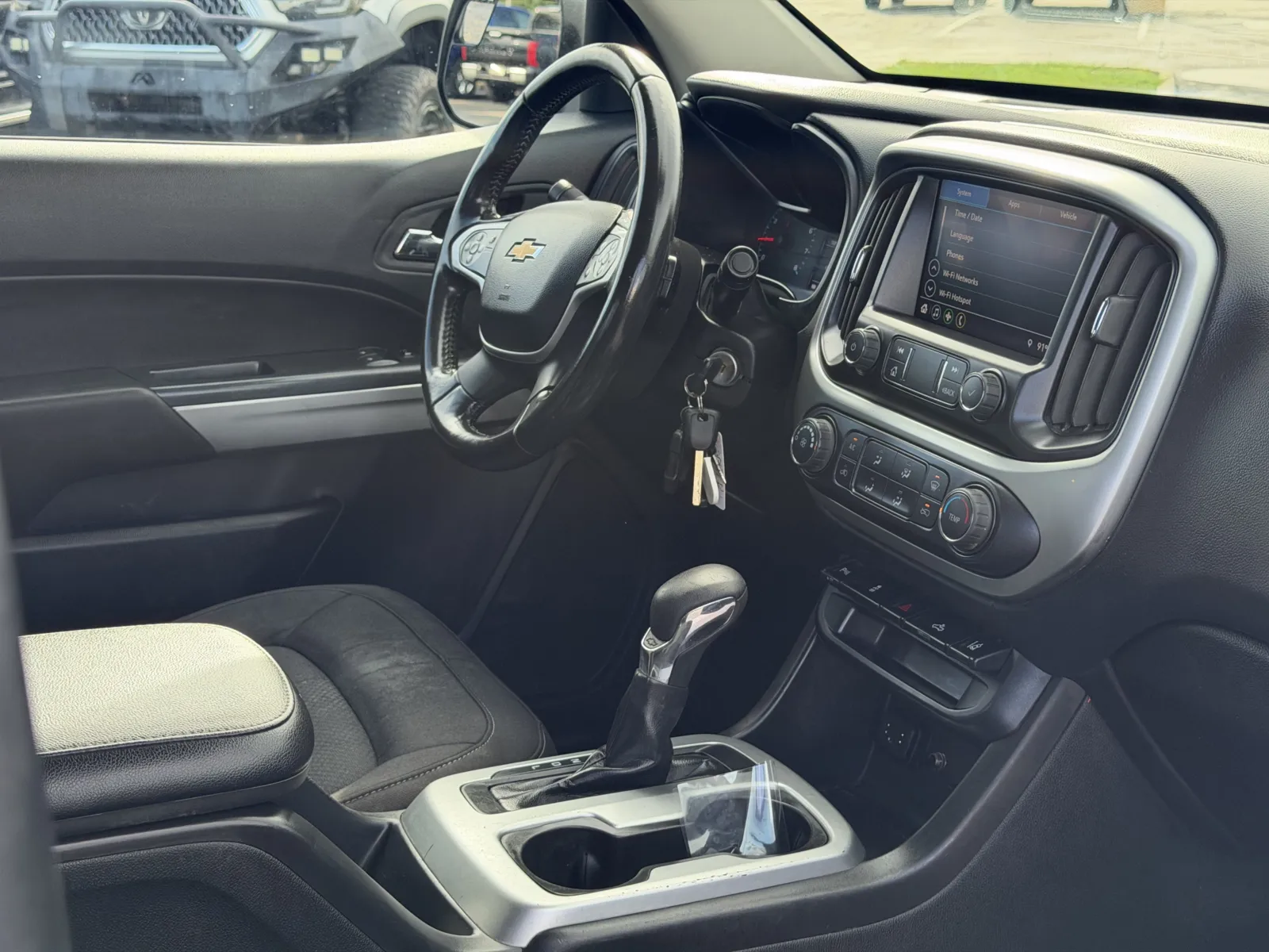 Chevrolet Colorado photo 16