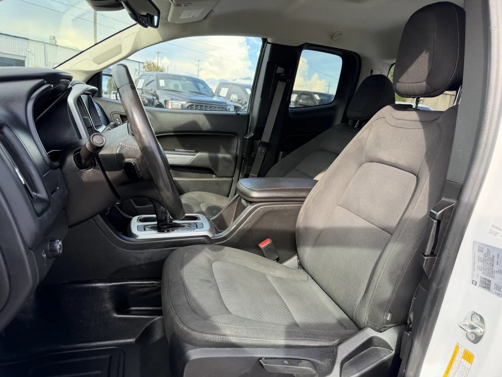 Chevrolet Colorado photo 15