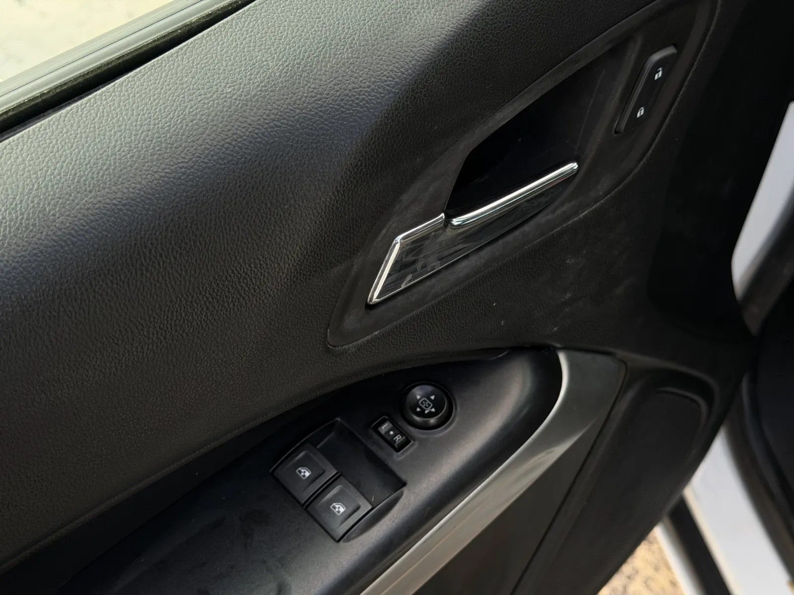 Chevrolet Colorado photo 9