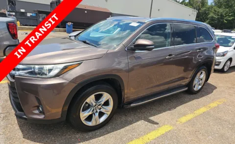 Brown 2019 Toyota Highlander Limited for sale in Alvin, TX
