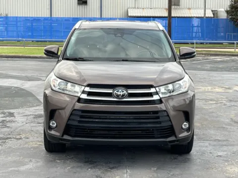 More photos of 2019 Toyota Highlander Limited at Auto Boutique Texas, TX