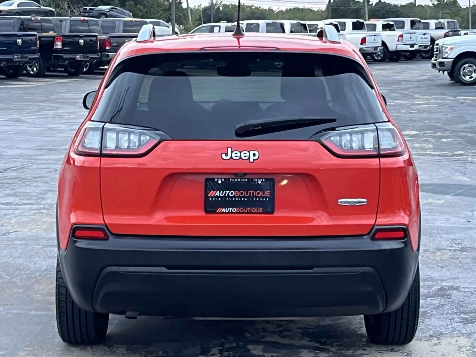 Jeep Cherokee photo 6