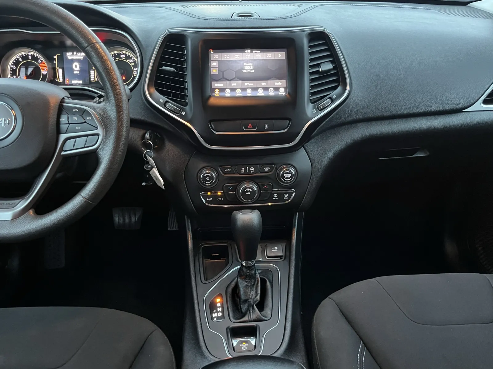 Jeep Cherokee photo 19