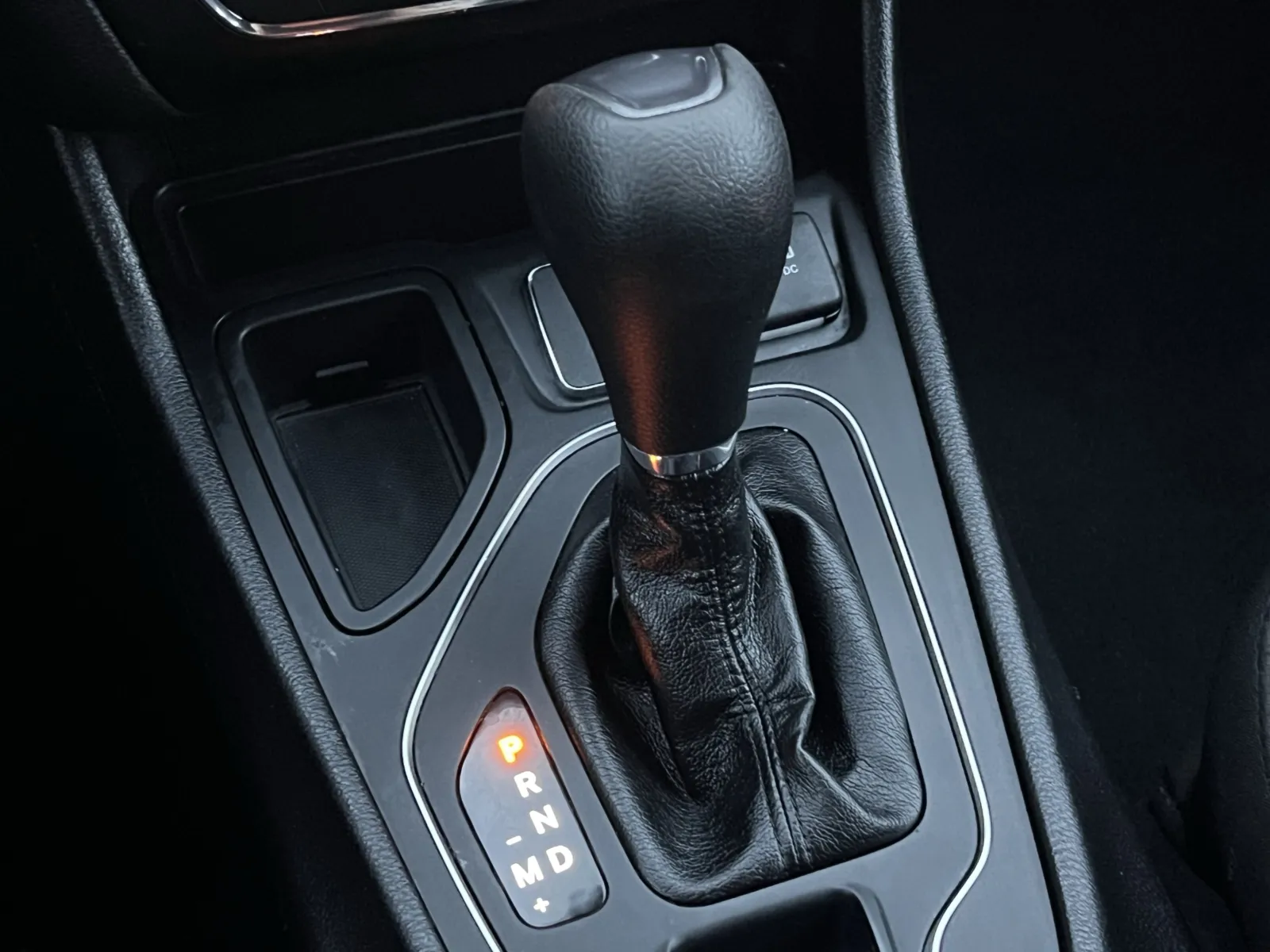 Jeep Cherokee photo 18