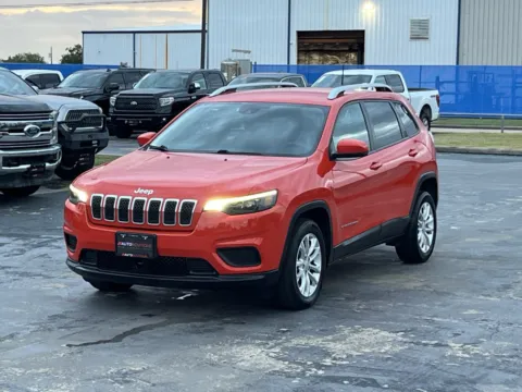 Photos of 2021 Jeep Cherokee Latitude for sale in Alvin, TX at Auto Boutique Texas
