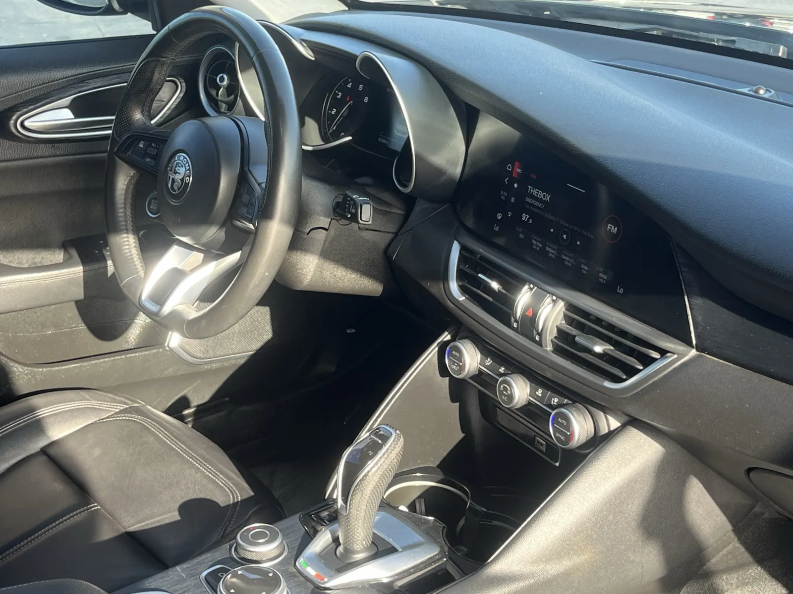 Alfa Romeo Giulia photo 13