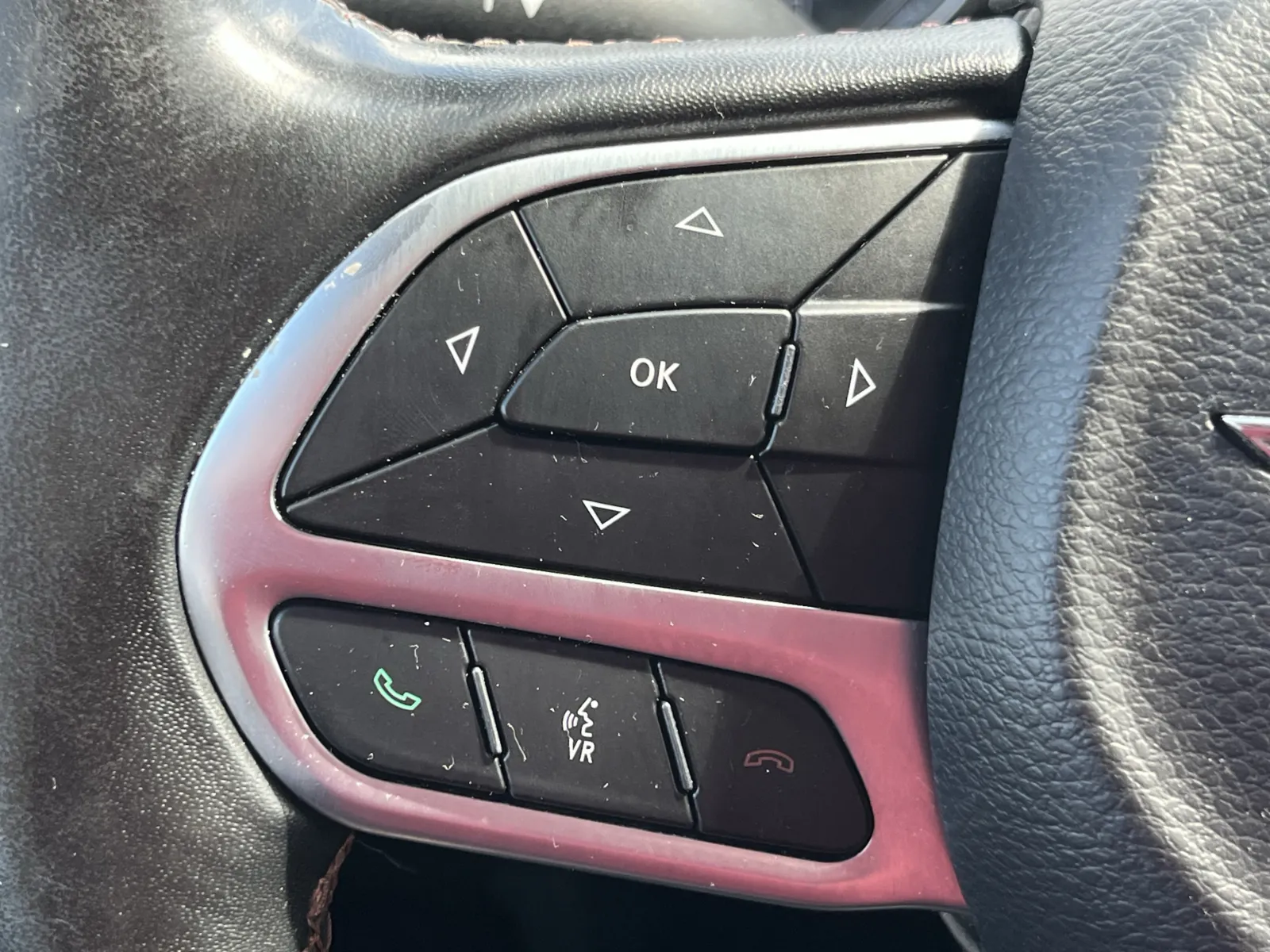 Chrysler Pacifica photo 17