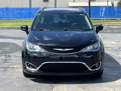 More photos of 2020 Chrysler Pacifica Touring L at Auto Boutique Texas, TX