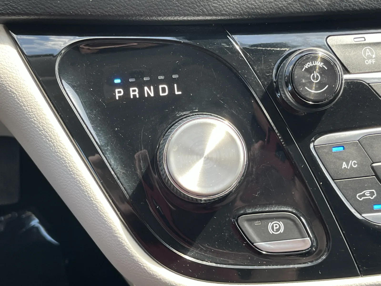 Chrysler Pacifica photo 20