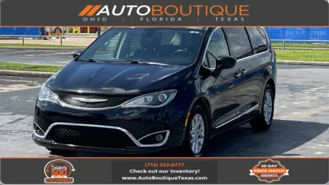 Black 2020 Chrysler Pacifica Touring L for sale in Alvin, TX
