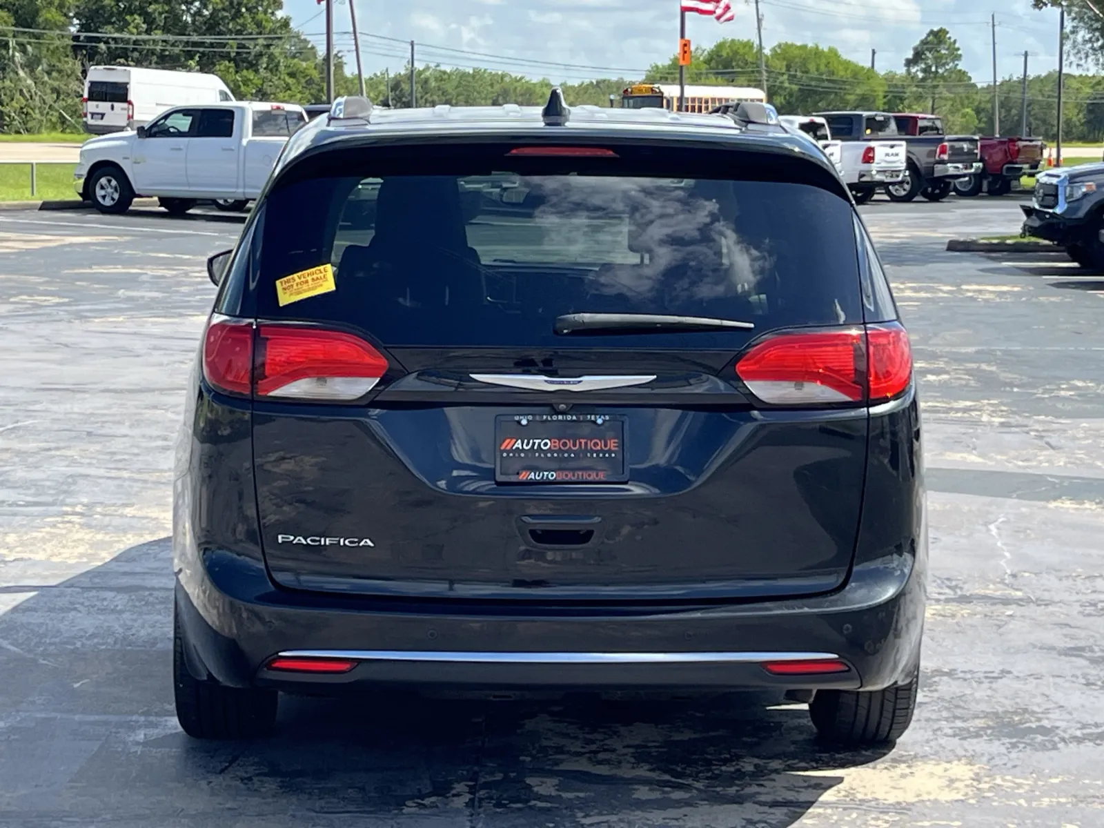 Chrysler Pacifica photo 6