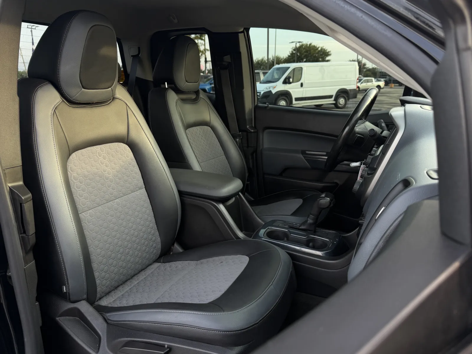 Chevrolet Colorado photo 19
