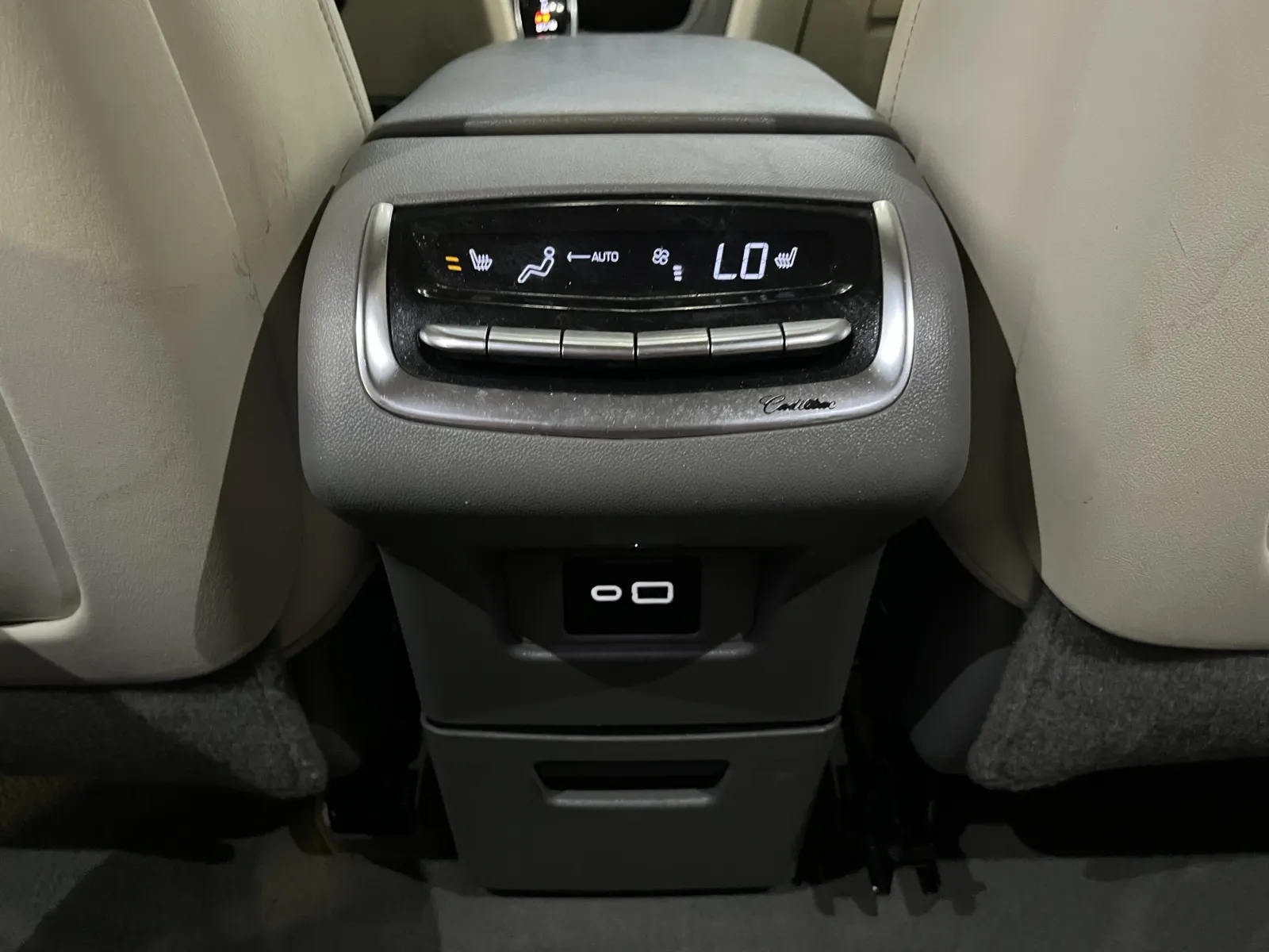 Cadillac XT6 photo 24