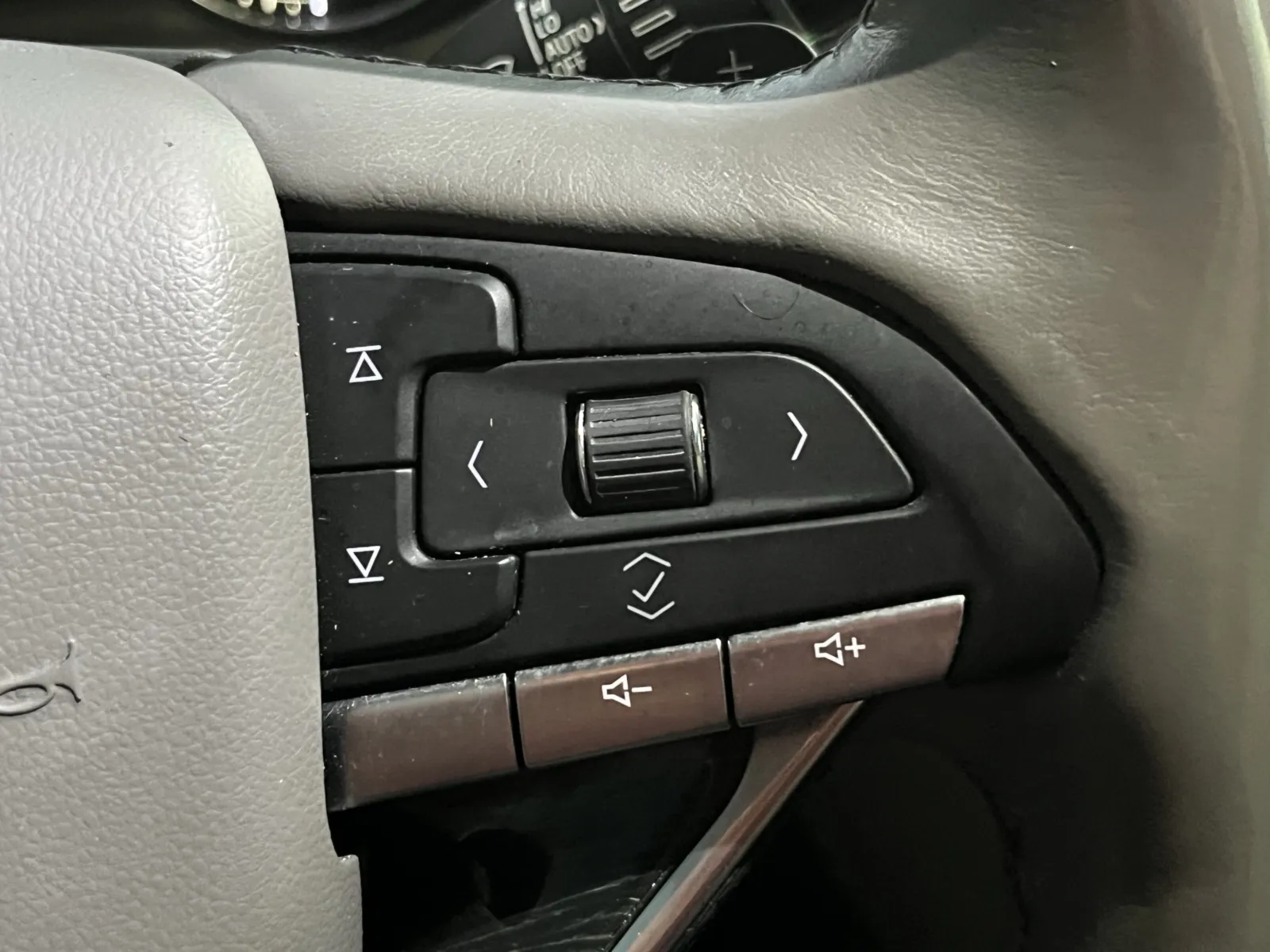 Cadillac XT6 photo 17