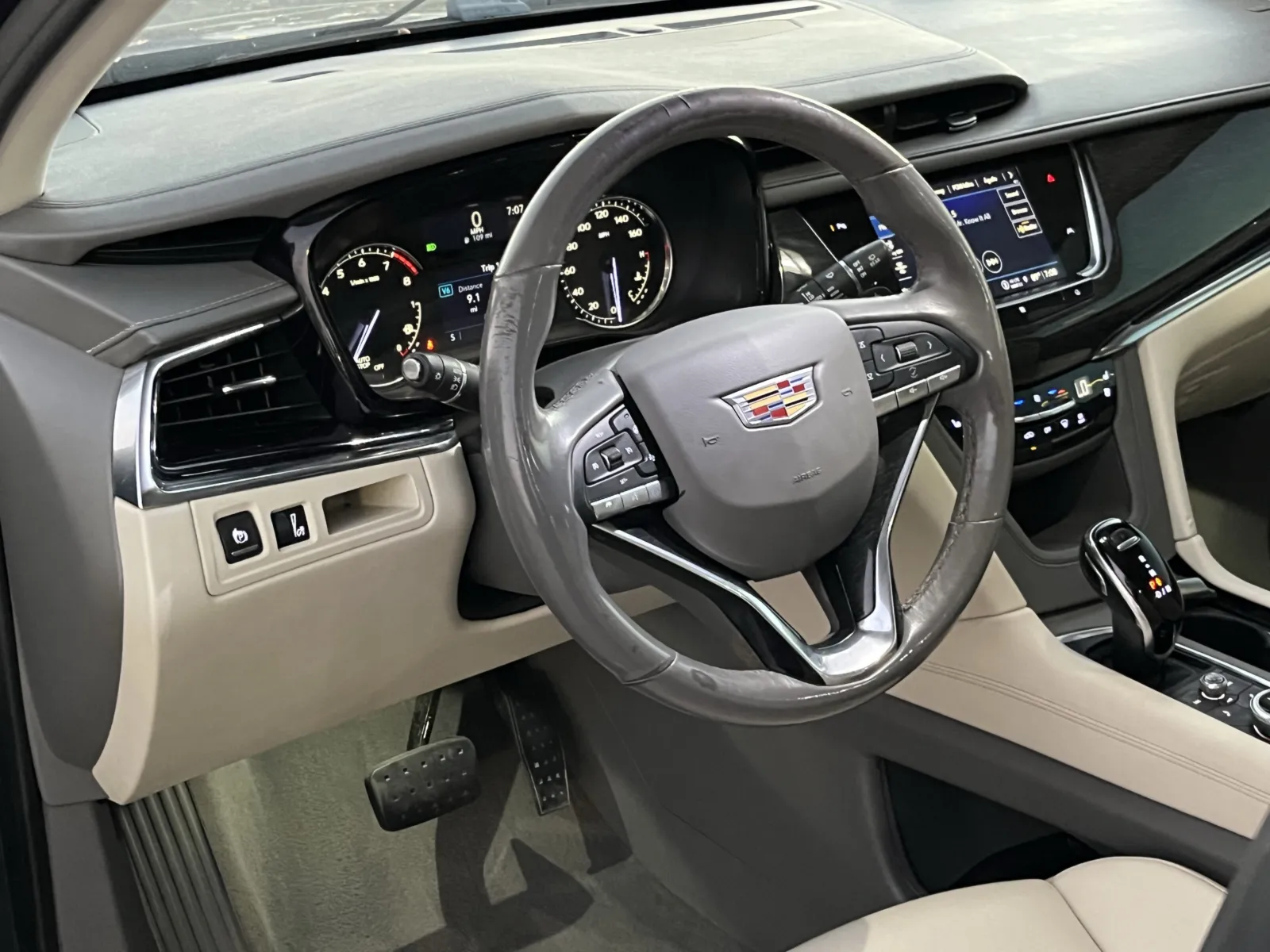 Cadillac XT6 photo 12