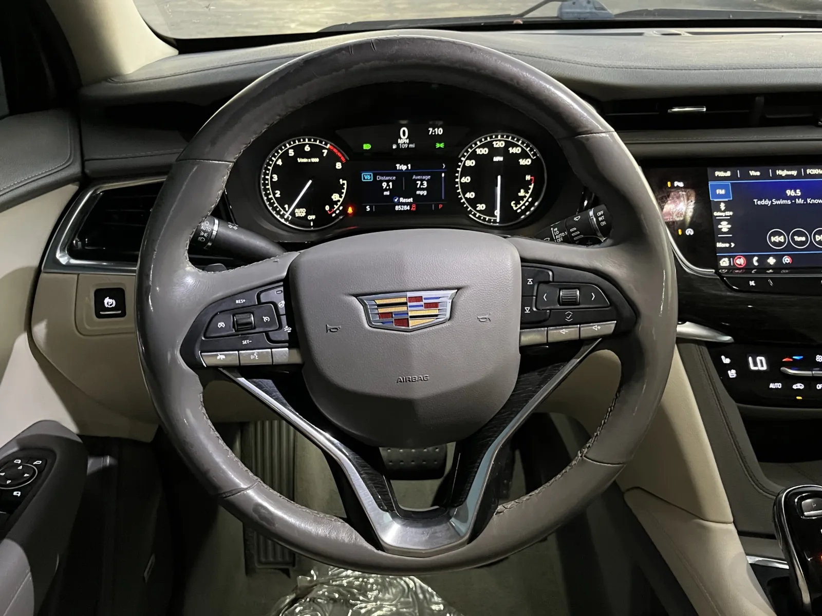 Cadillac XT6 photo 15