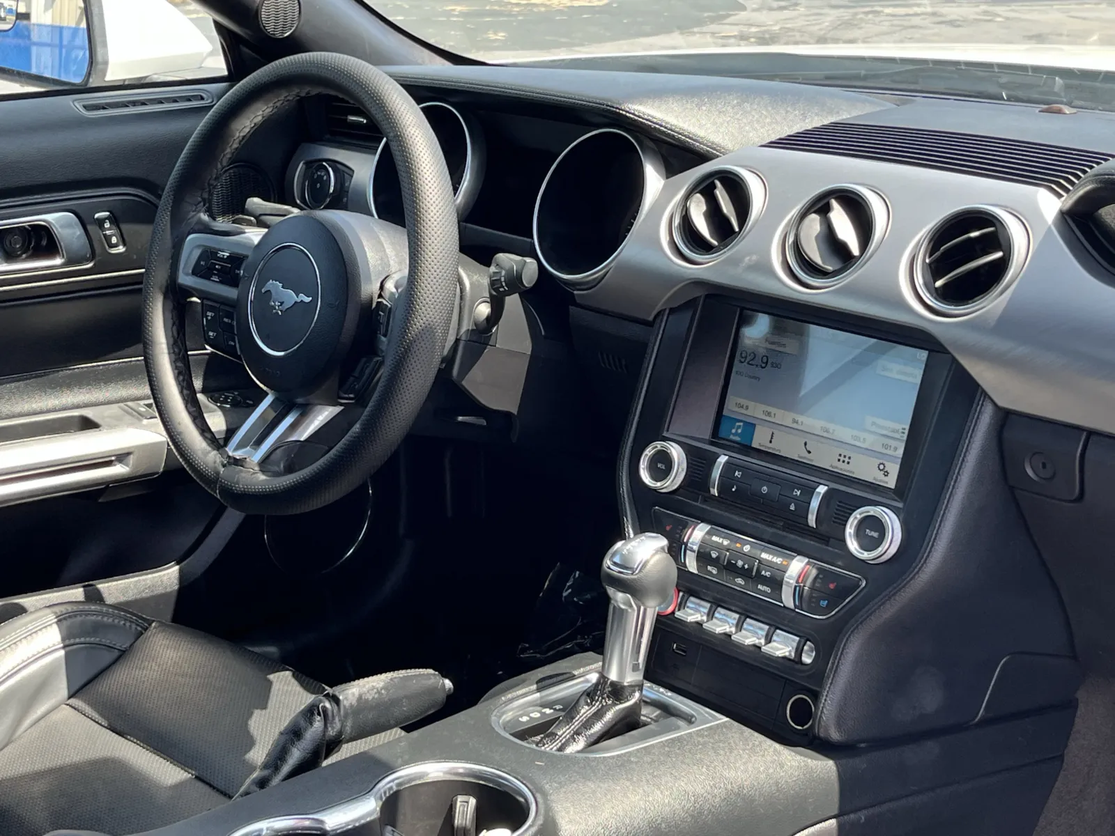 Ford Mustang photo 15