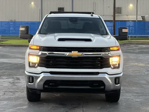 More photos of 2024 CHEVROLET SILVERADO LT at Auto Boutique Texas, TX
