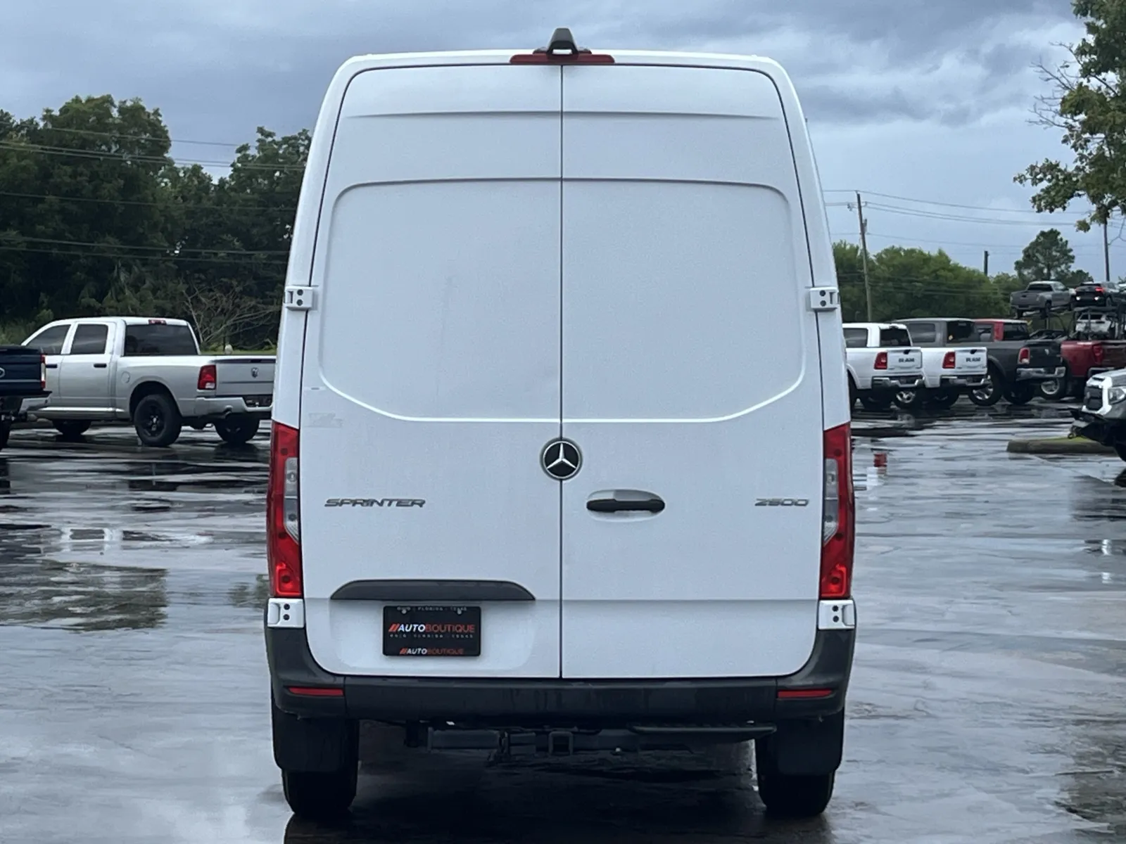 Mercedes-Benz Sprinter photo 6