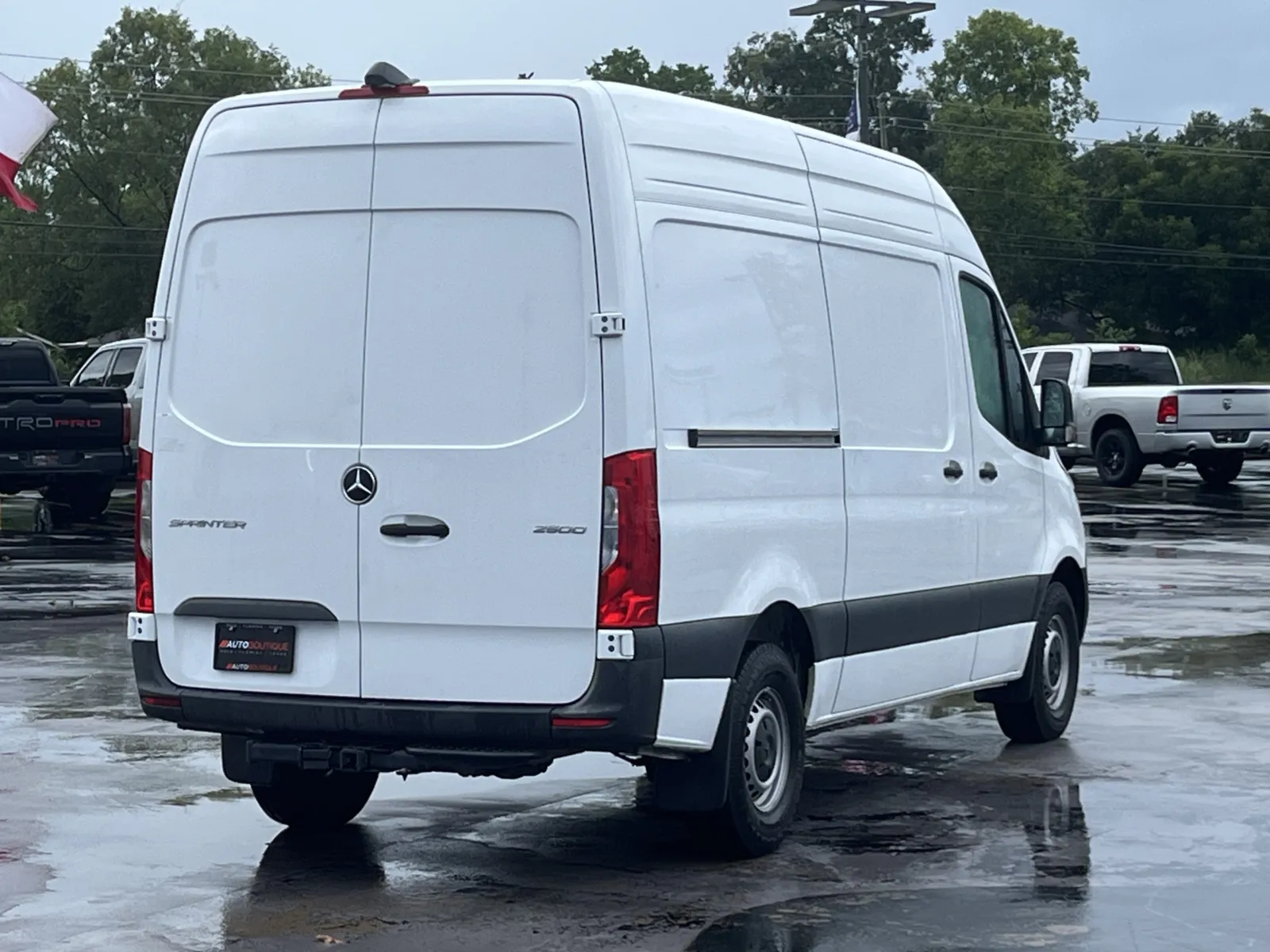 Mercedes-Benz Sprinter photo 8
