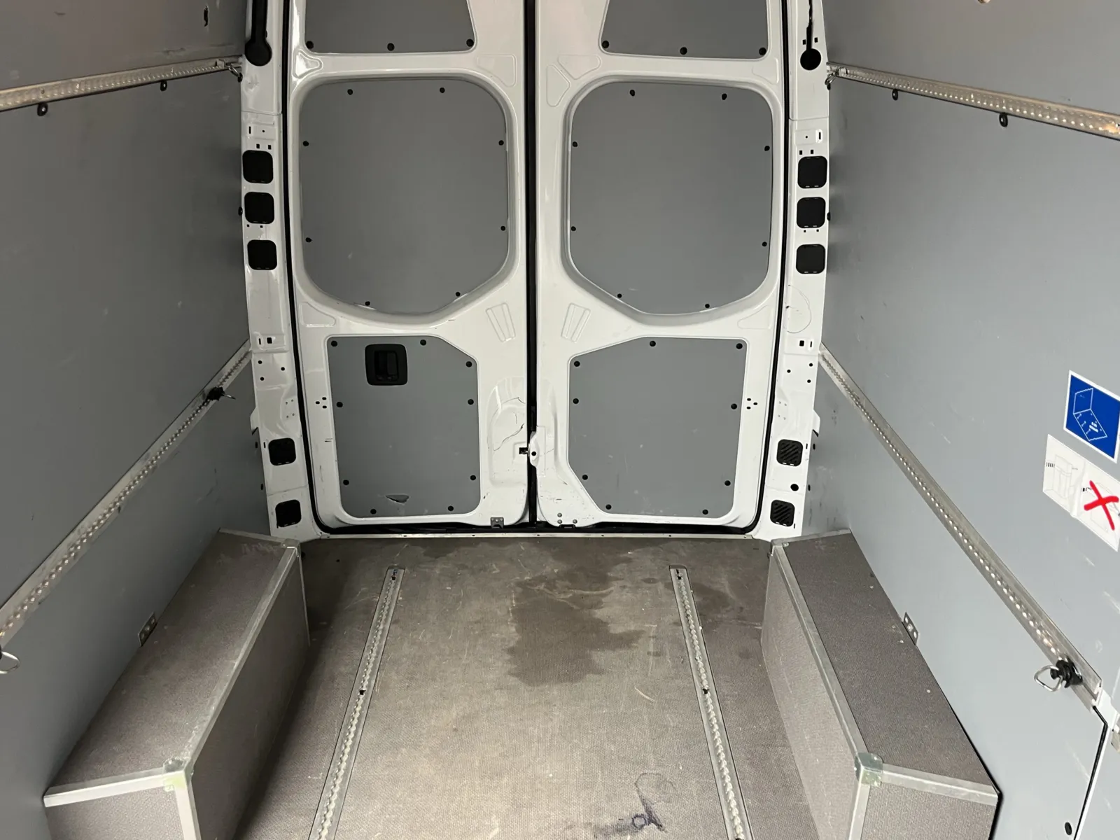 Mercedes-Benz Sprinter photo 27