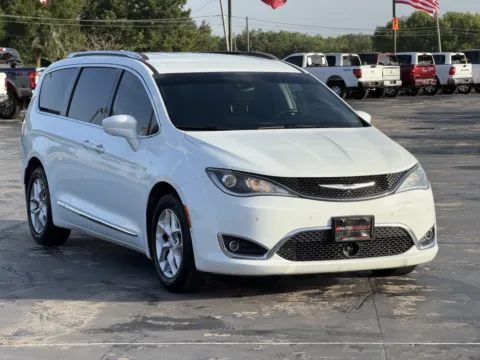 Photos of 2019 Chrysler Pacifica Touring L Plus for sale in Alvin, TX at Auto Boutique Texas