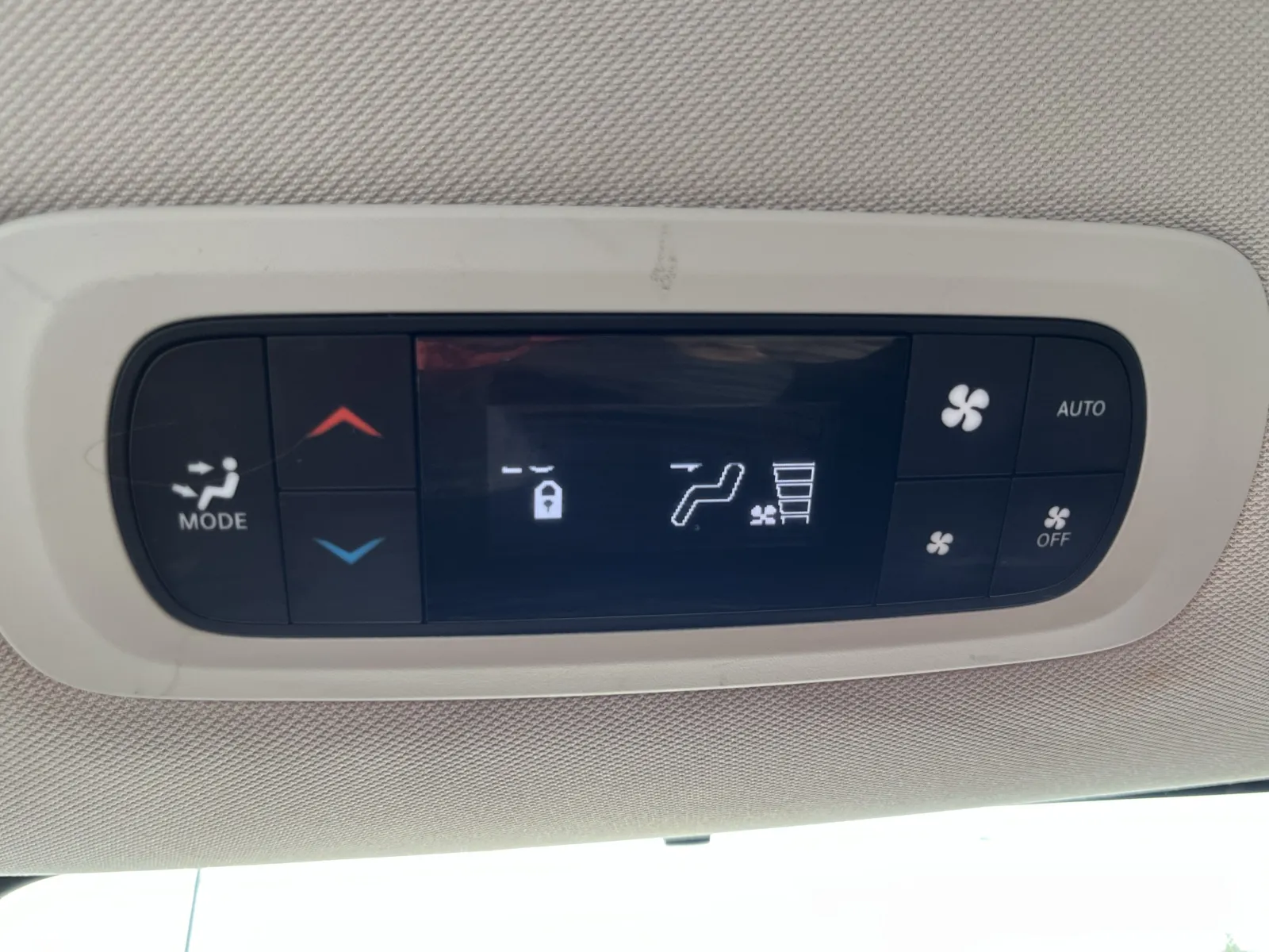 Chrysler Pacifica photo 27
