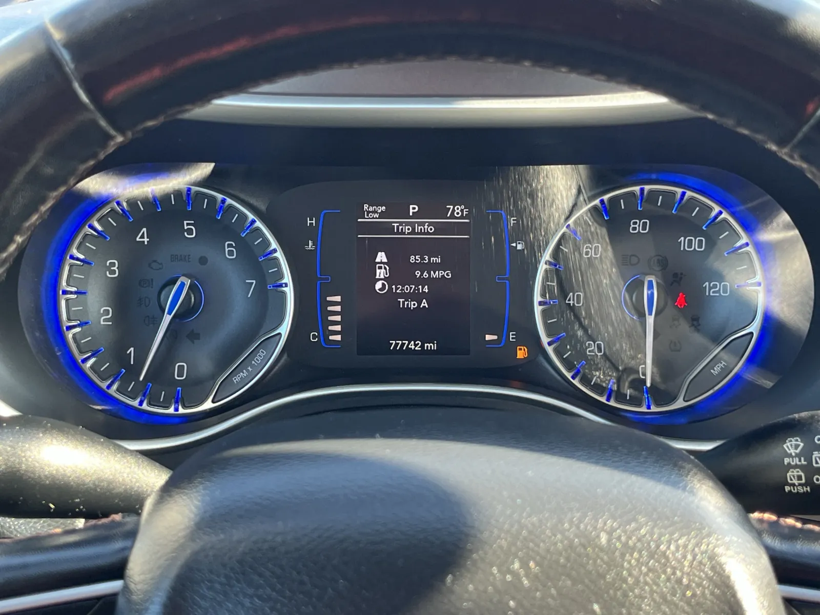Chrysler Pacifica photo 21