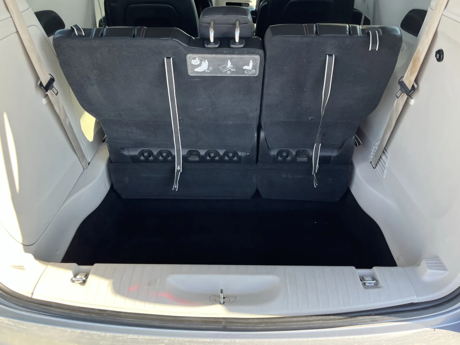 Chrysler Pacifica photo 13