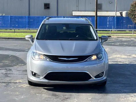 More photos of 2020 Chrysler Pacifica Touring L at Auto Boutique Texas, TX
