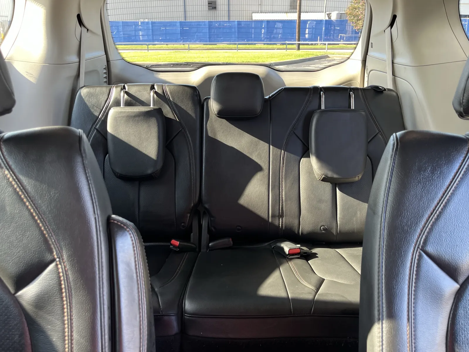 Chrysler Pacifica photo 31