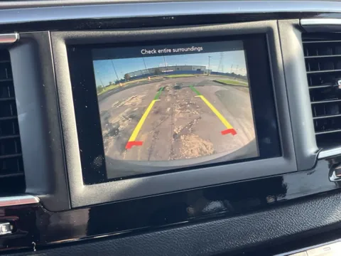 More photos of 2020 Chrysler Pacifica Touring L at Auto Boutique Texas, TX