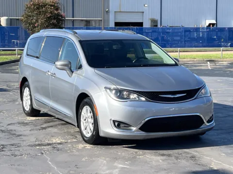 Another view of 2020 Chrysler Pacifica Touring L for sale in Alvin, TX at Auto Boutique Texas