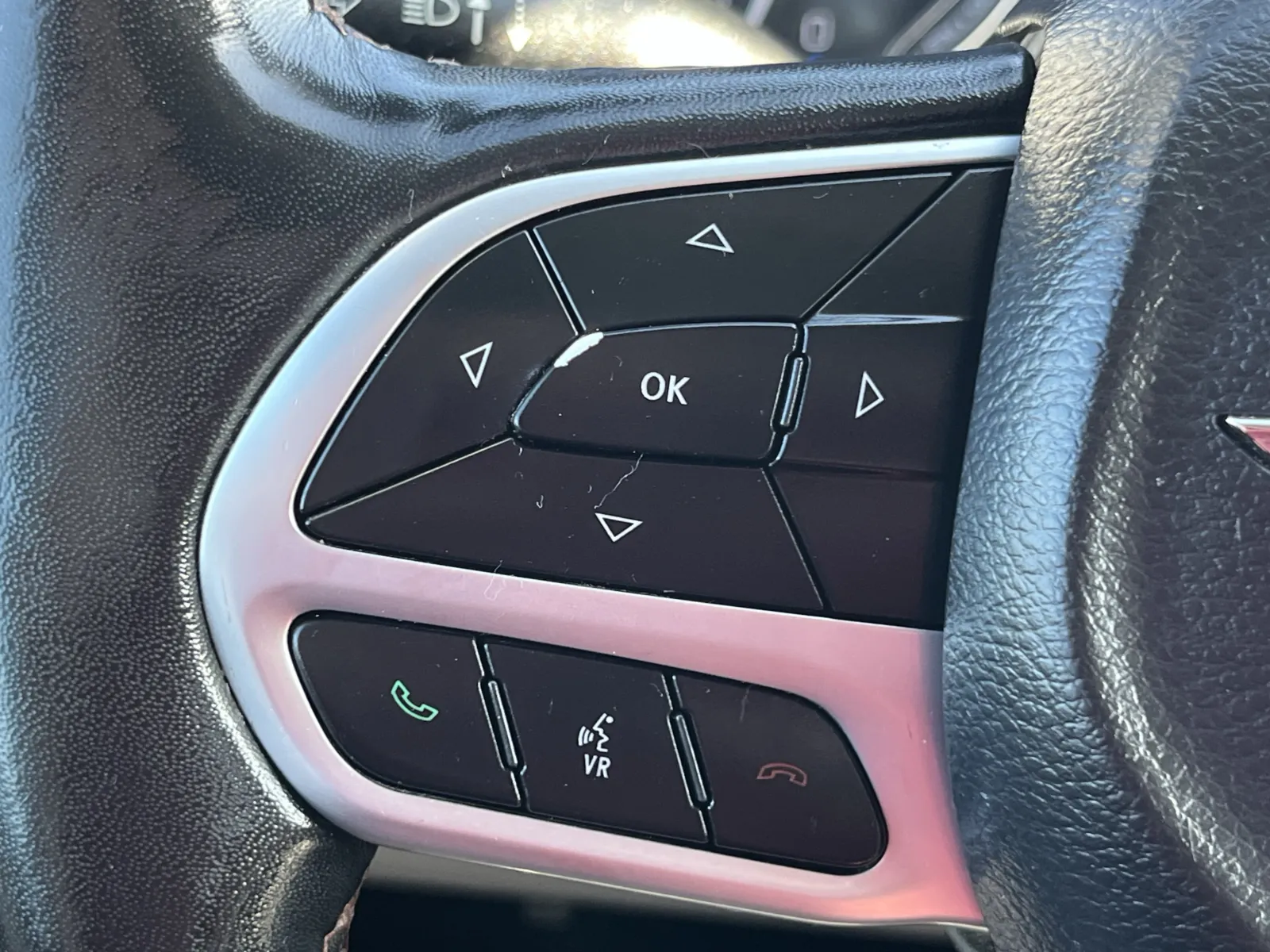Chrysler Pacifica photo 19