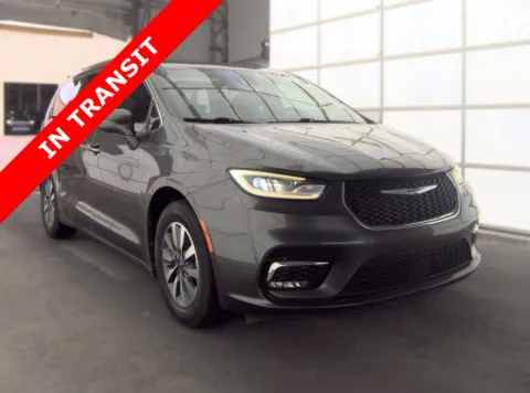 Another view of 2020 Chrysler Pacifica Touring L for sale in Alvin, TX at Auto Boutique Texas