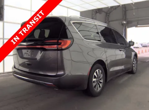 More photos of 2021 Chrysler Pacifica Touring L at Auto Boutique Texas, TX