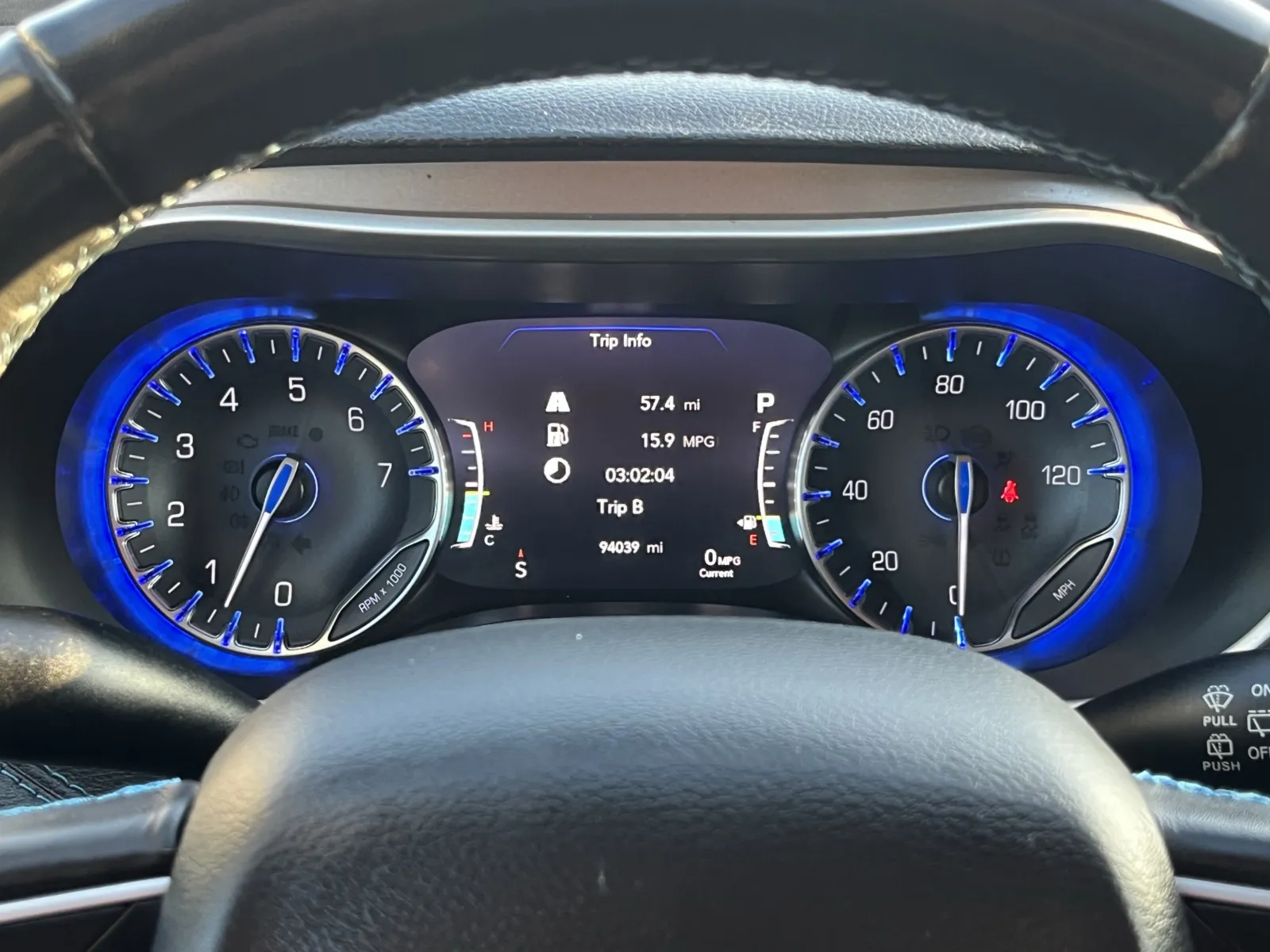 Chrysler Pacifica photo 20