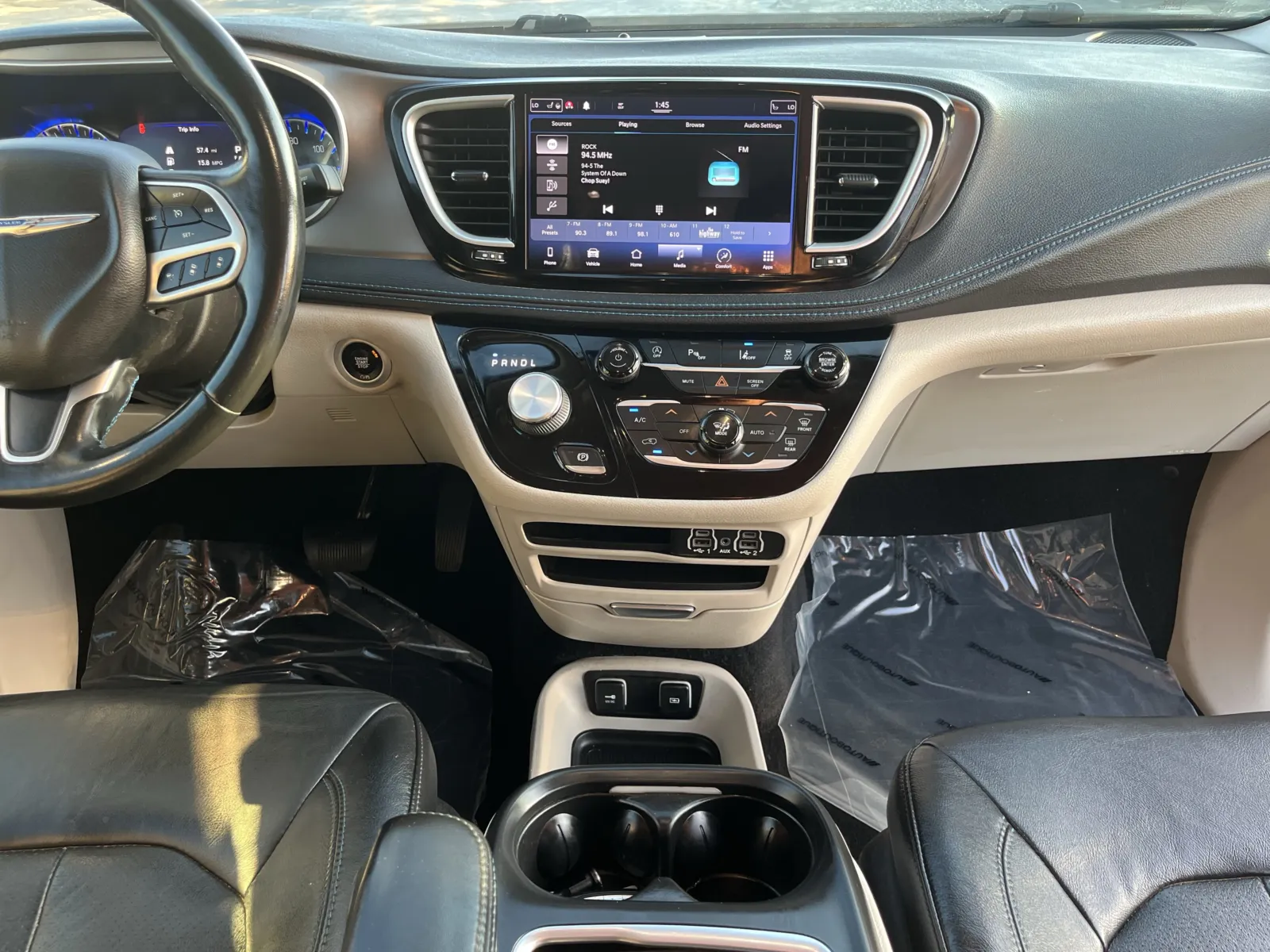 Chrysler Pacifica photo 23
