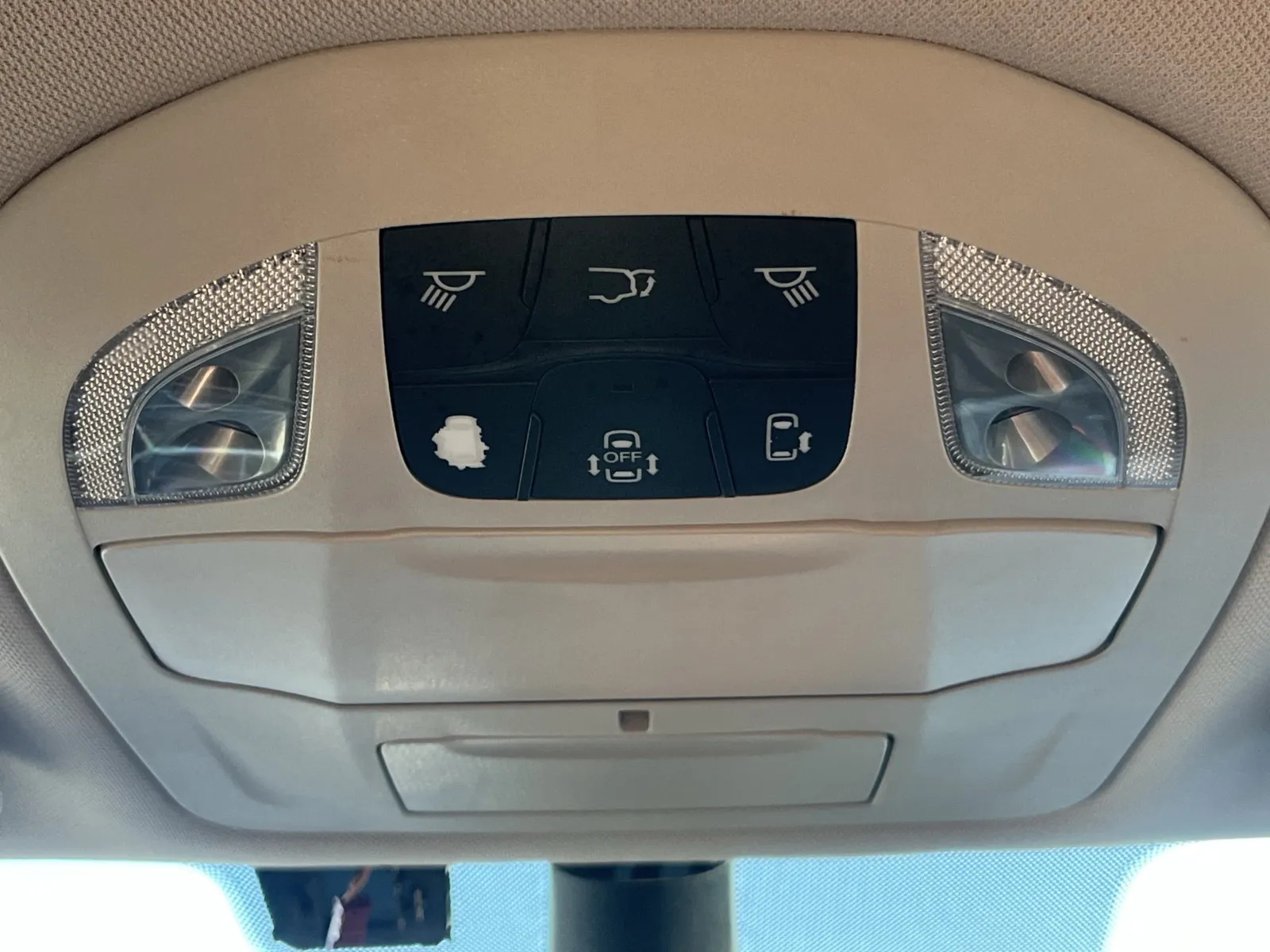 Chrysler Pacifica photo 22
