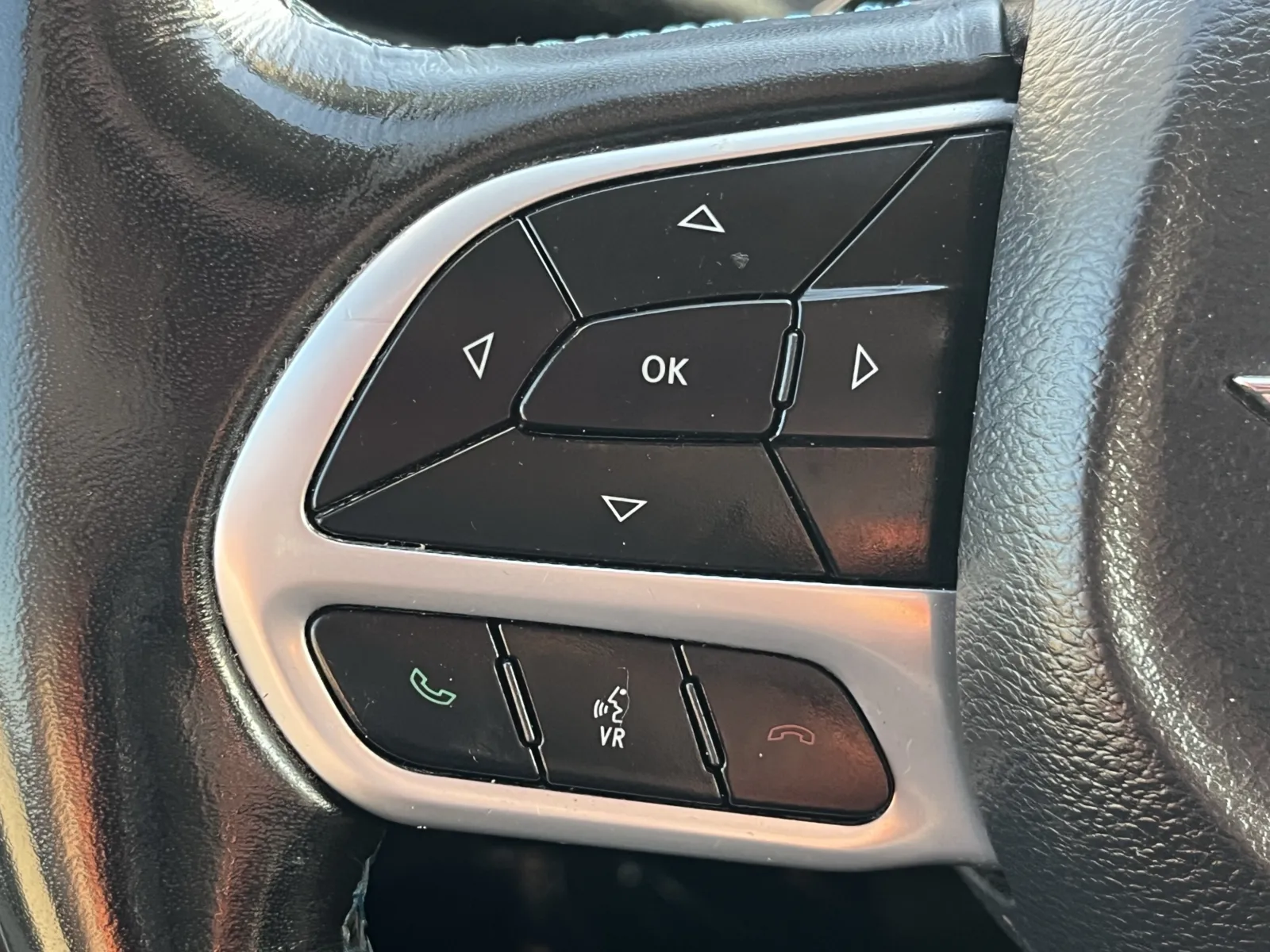 Chrysler Pacifica photo 18