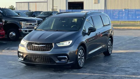 Gray 2021 Chrysler Pacifica Touring L for sale in Alvin, TX