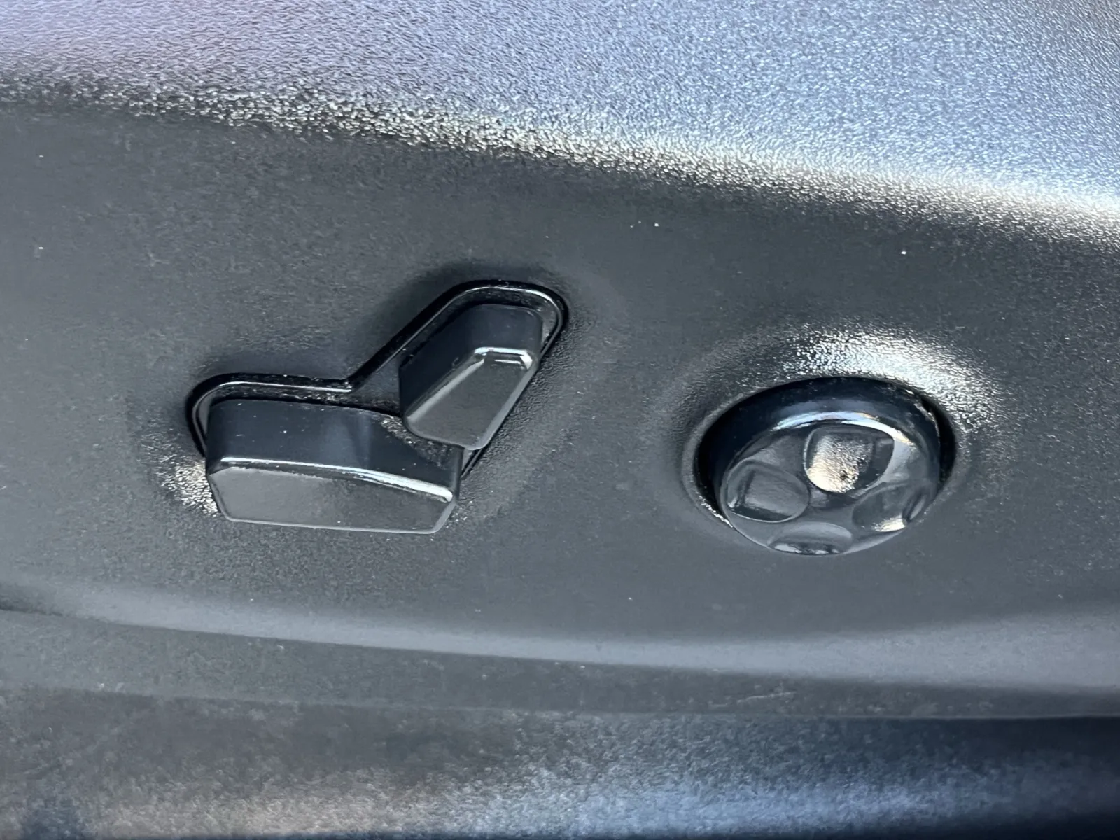 Chrysler Pacifica photo 25