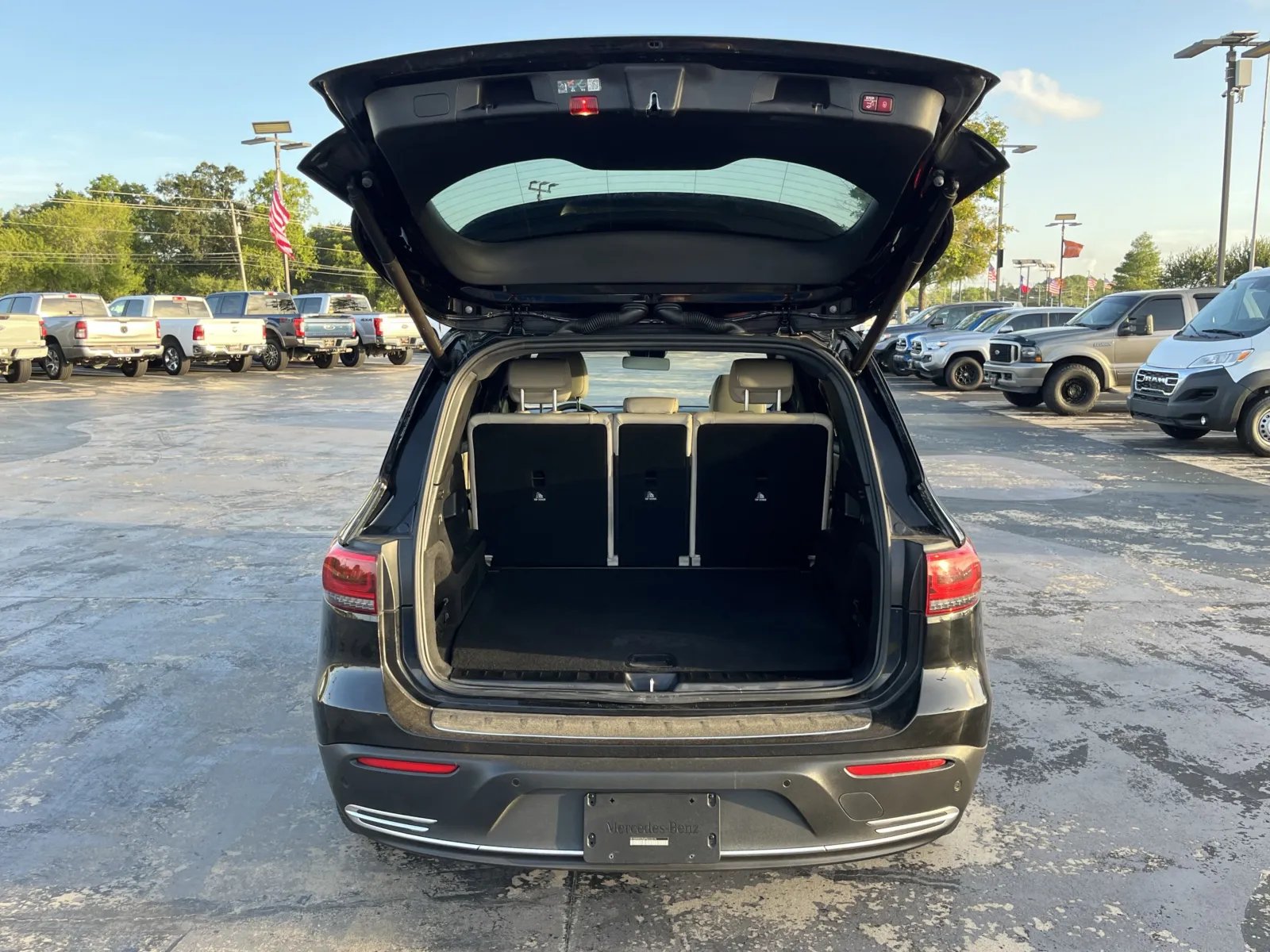 Mercedes-Benz EQB photo 11