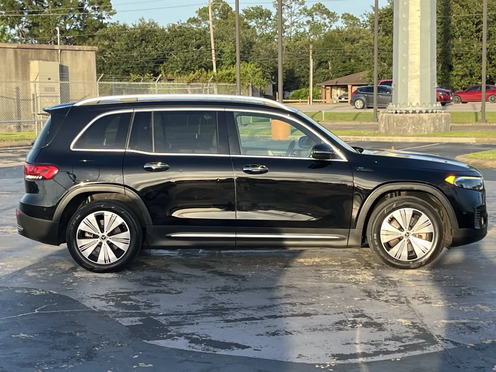 Mercedes-Benz EQB photo 10