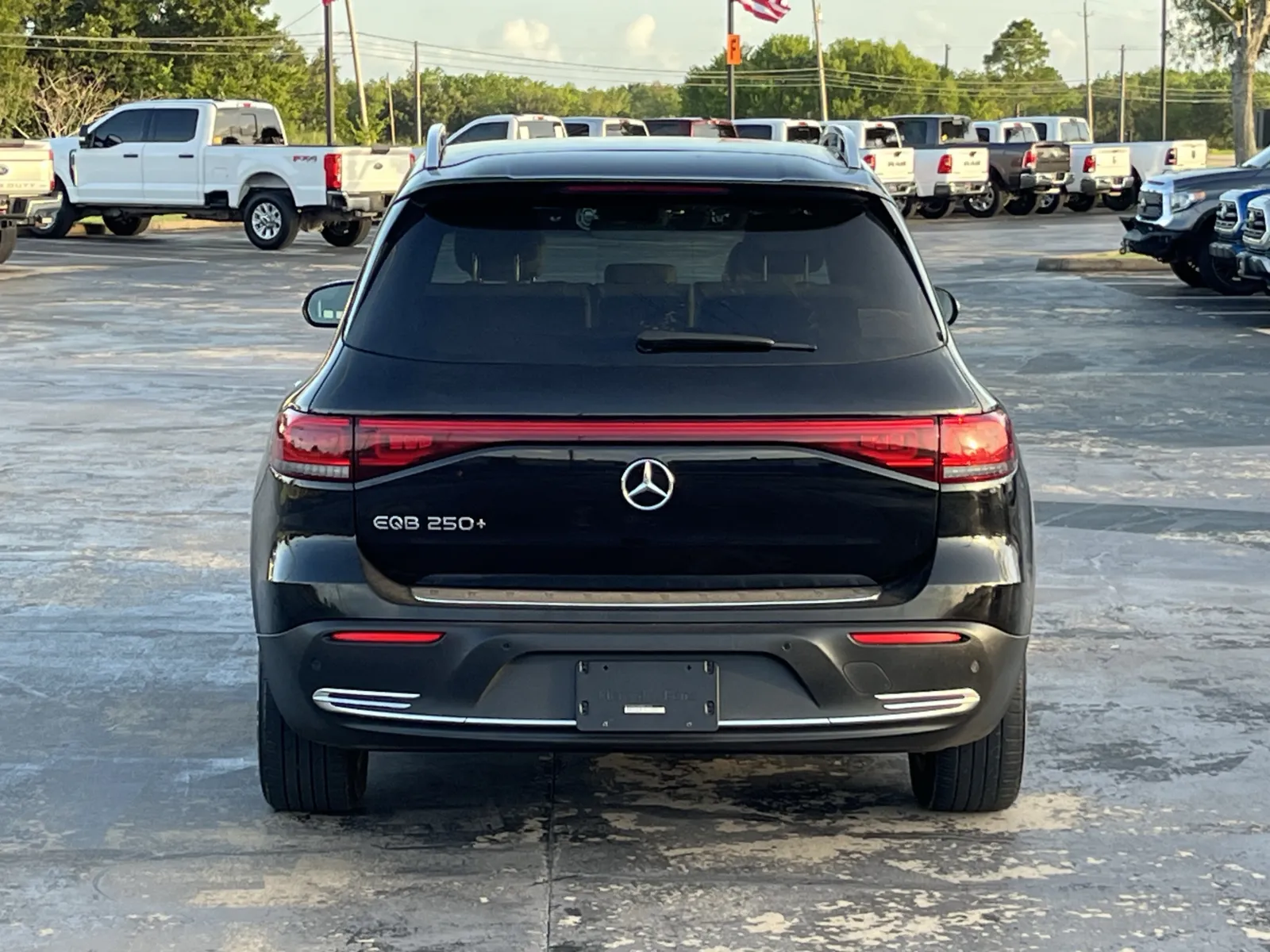 Mercedes-Benz EQB photo 7