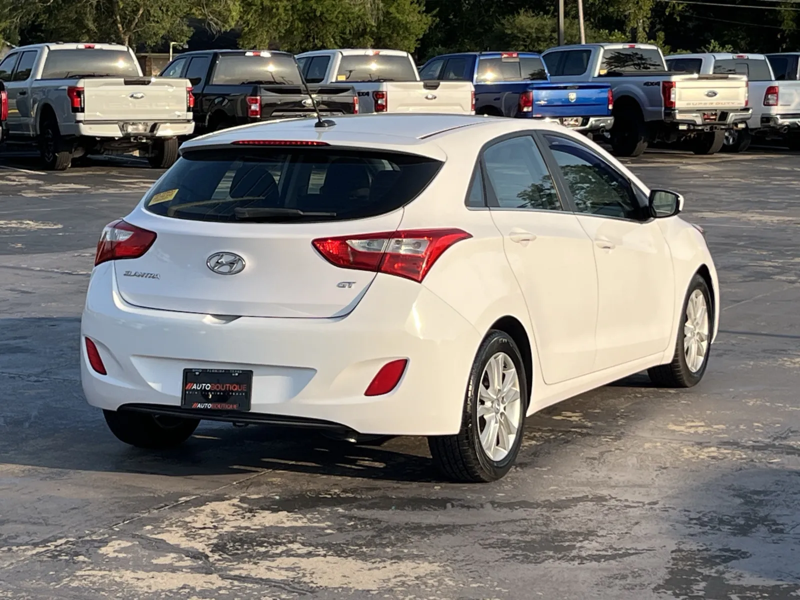 Hyundai Elantra GT photo 7