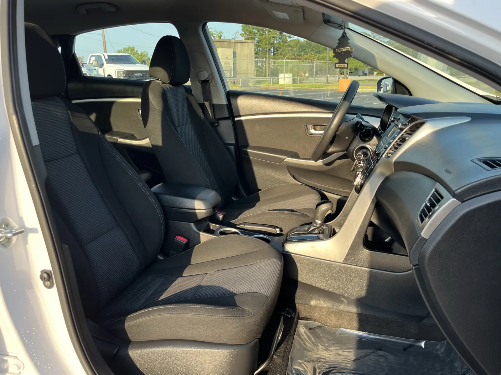Hyundai Elantra GT photo 25